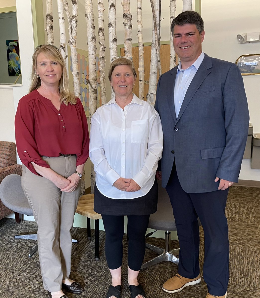 SBA_NH's tweet photo. Our visit today to @HannahGrimesCtr with @mvlacich recognizing them
for being awarded $50k from the SBA Growth Accelerator Fund was interesting - hearing about their mission of a  development of a biotech hub in #Keene. https://t.co/FfLQ4BVi43