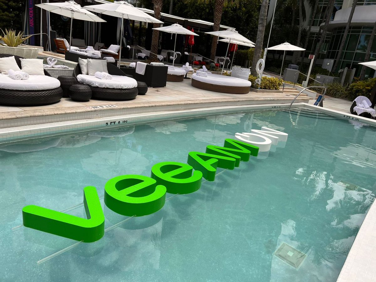 scality's tweet image. Come join the fun #VeeamOn Miami!  Have a few cocktails on us in Cabana #6.  Fun times with the best in #objectstorage #backup.