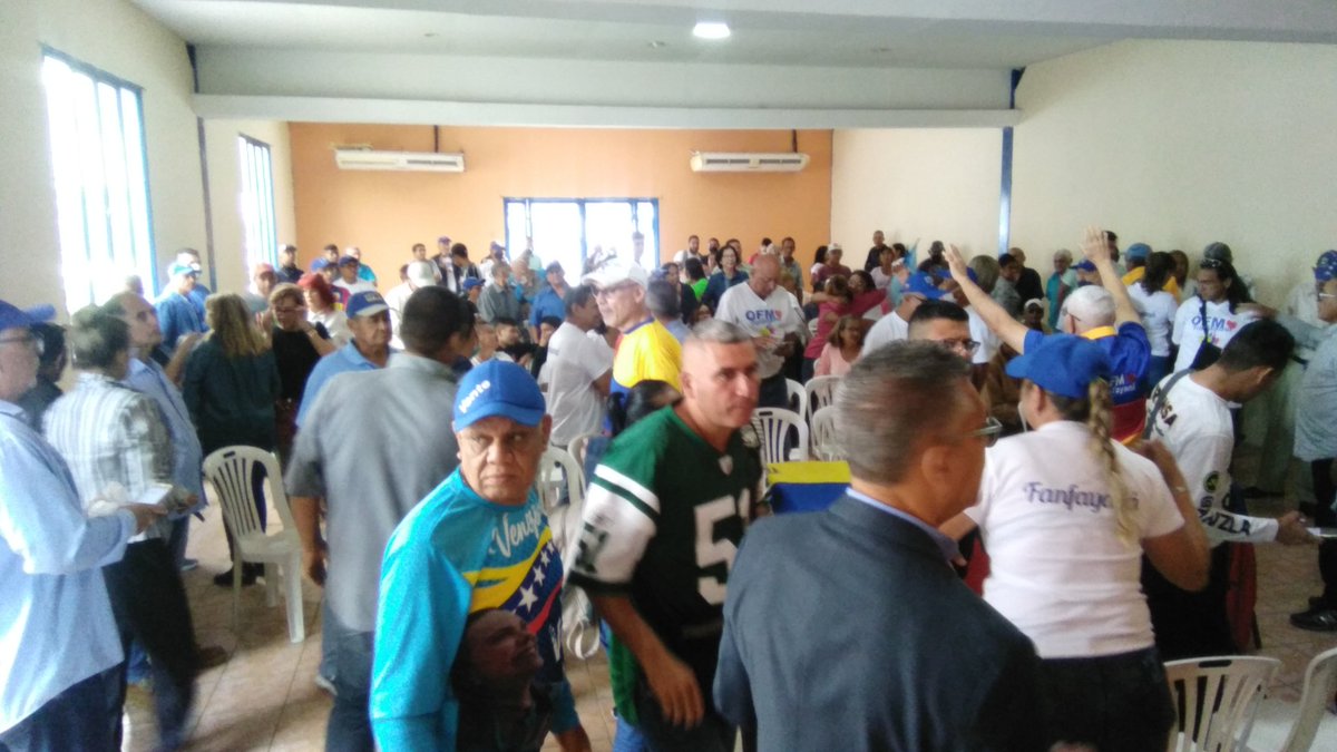 OfmLara's tweet photo. Rueda de Prensa hoy 22/05 Orlando Fernandez @orfanfayana y su equipo de #OfmLara brindando respaldo a @MariaCorinaYA Somos Organización de Fuerza en Movimiento @FreddyHernadez8 @gustavozerpa27 @JoseLuisGChely @laprensalara @JoseRod69011020 @Pablo_MontesdeO @margaretGTorres https://t.co/YpVFUV5J0s
