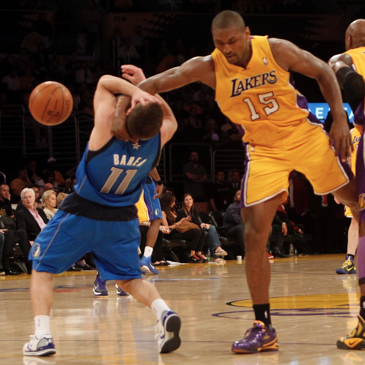 Hubie Talks Hoops on Twitter "The Lakers are signing Andrew Bynum and