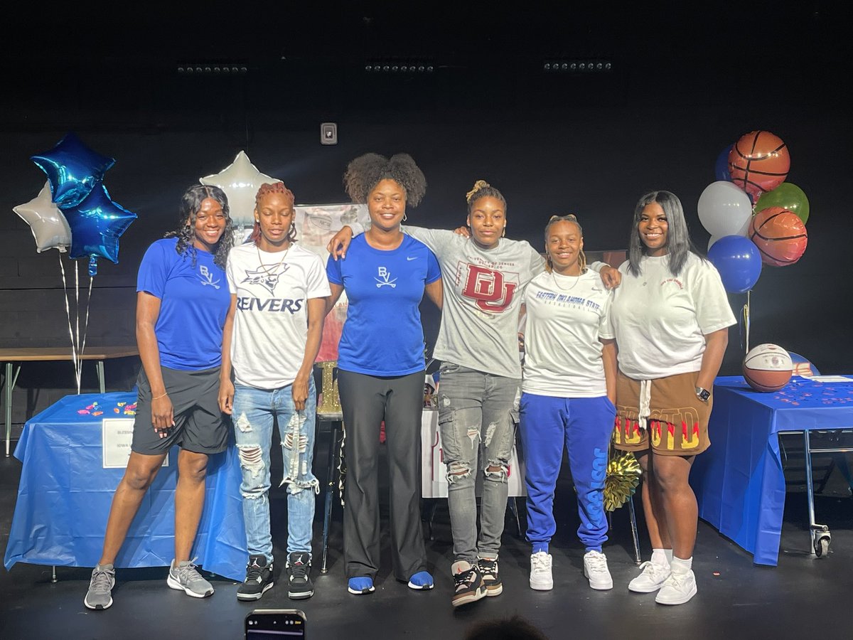 Proud of these ladies for all receiving basketball scholarships to play at the next level! <a href="/blessing5489023/">d1.blessing</a> <a href="/laii923/">Alaisha Brown</a> <a href="/seniya_wilson/">SeniyaWilson</a> the sky is the limit! Go be great! #BowieNation