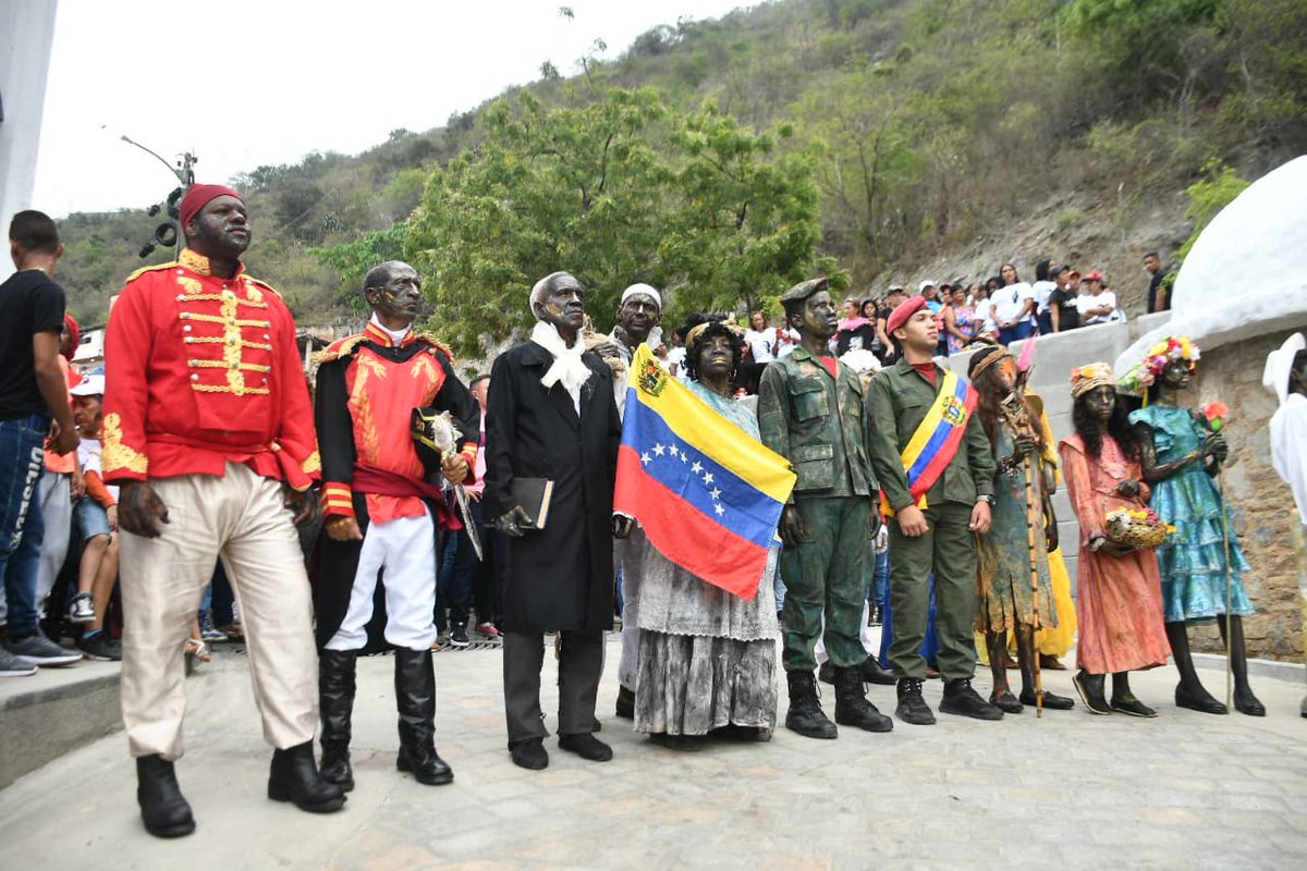 PartidoPSUV's tweet photo. "El militante de base ha entendido perfectamente su rol y la tarea que debe cumplir. García Carneiro dio fiel cumplimiento a su palabra y sobre su amistad con el Comandante Chávez, se pueden decir muchas cosas", Diosdado Cabello.

@dcabellor 
#MaduroMásPueblo https://t.co/cgMiW05kfx