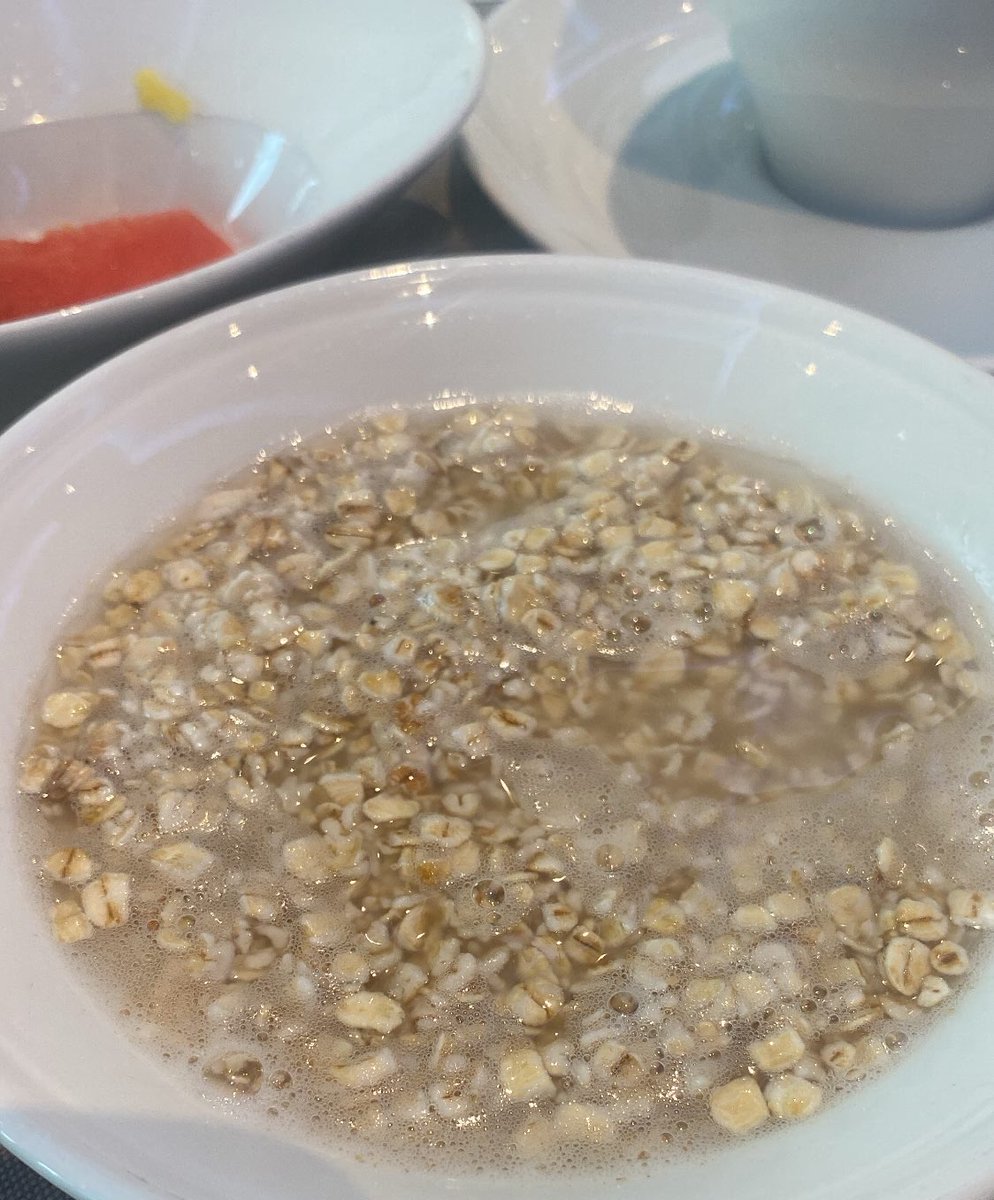 TiboInShape's tweet photo. Flocon d’avoine + eau chaude = petit dej de champion https://t.co/GEqw50NZXL