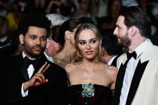 TheWeeknd_AR's tweet photo. ذا ويكند و ليلي روز والمخرج سام في الريد كاربت. https://t.co/od2cJ0sgLv