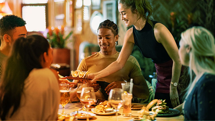 The casual dining rankings are in!  Competition is fierce, sign up to get exclusive access to this year's rankings!  hubs.la/Q01QLQh20
#CX #CasualDining #Restaurant #2023RestaurantShow
