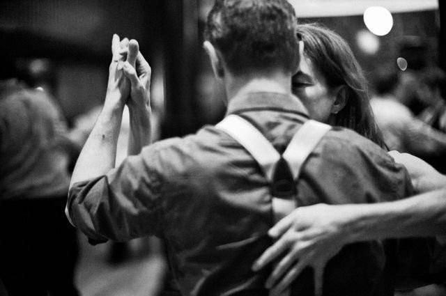 "La suprema felicidad de la vida es saber que eres amado por tí mismo o, más exactamente, a pesar de ti mismo".
Victor Hugo