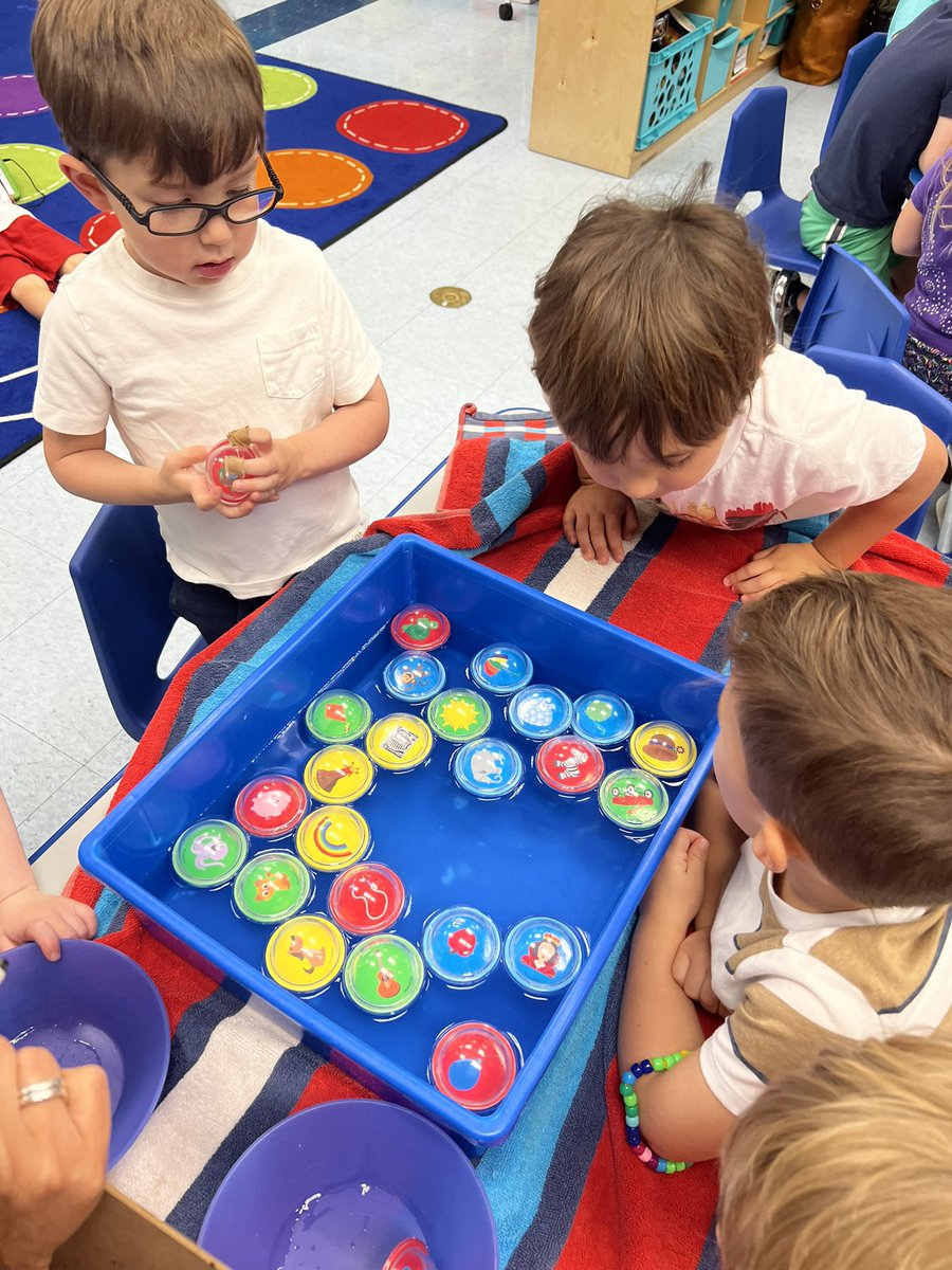 slevin_prek's tweet photo. Tell me the letter, sound, and associated picture! Preschool loved this activity so much that we made it a choice time option! #fhleads #sandstudy https://t.co/b8u0K2N4BG
