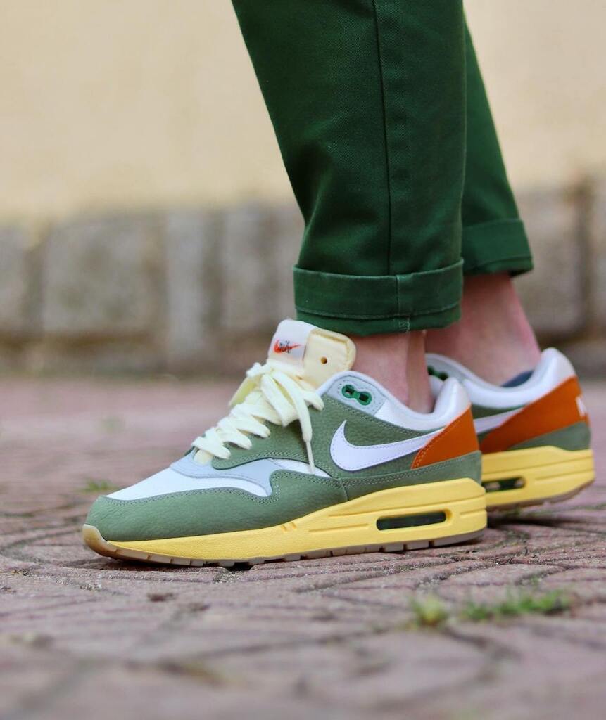 GetSwooshed tweet media