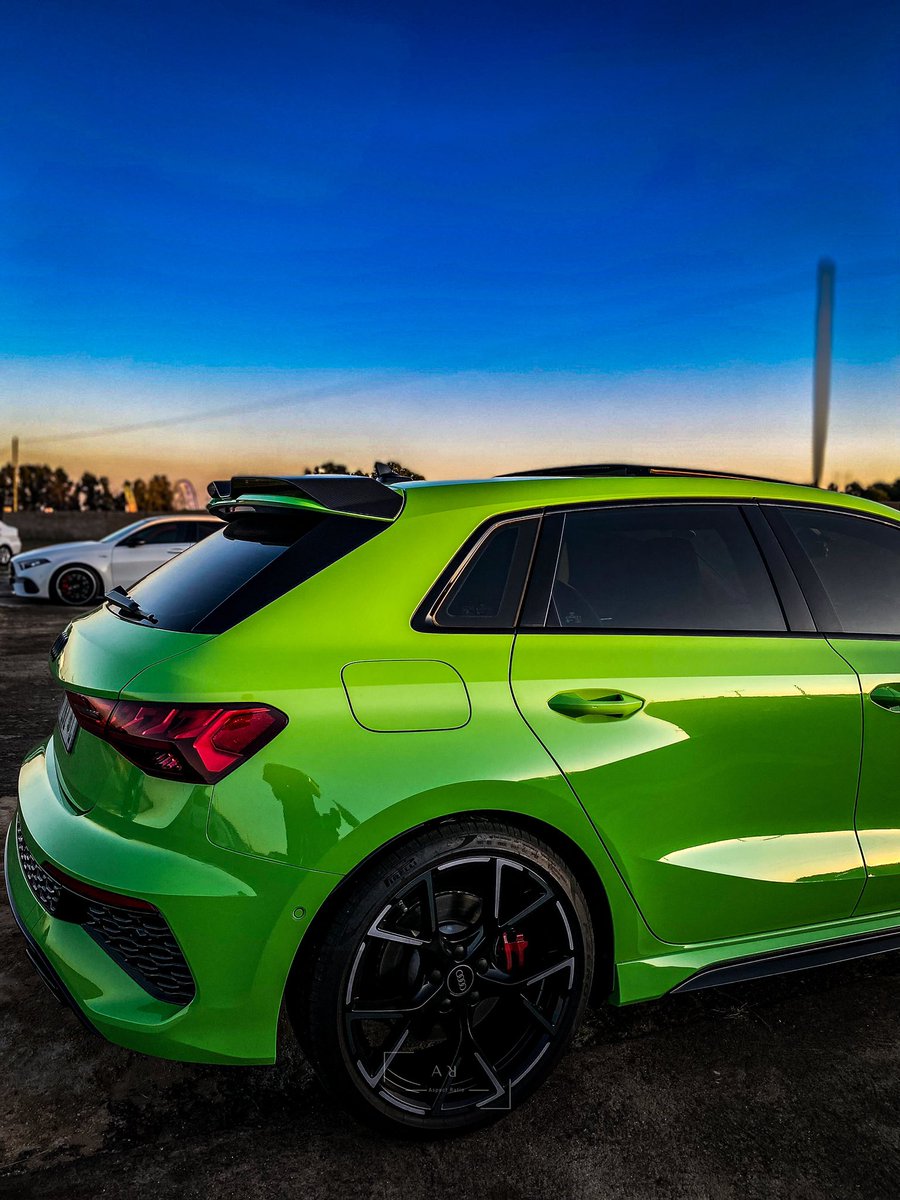 thefaketheo_'s tweet photo. Green Goblin.
#TractionOffSA
@Selobrationpxnz https://t.co/15yROU7oeD