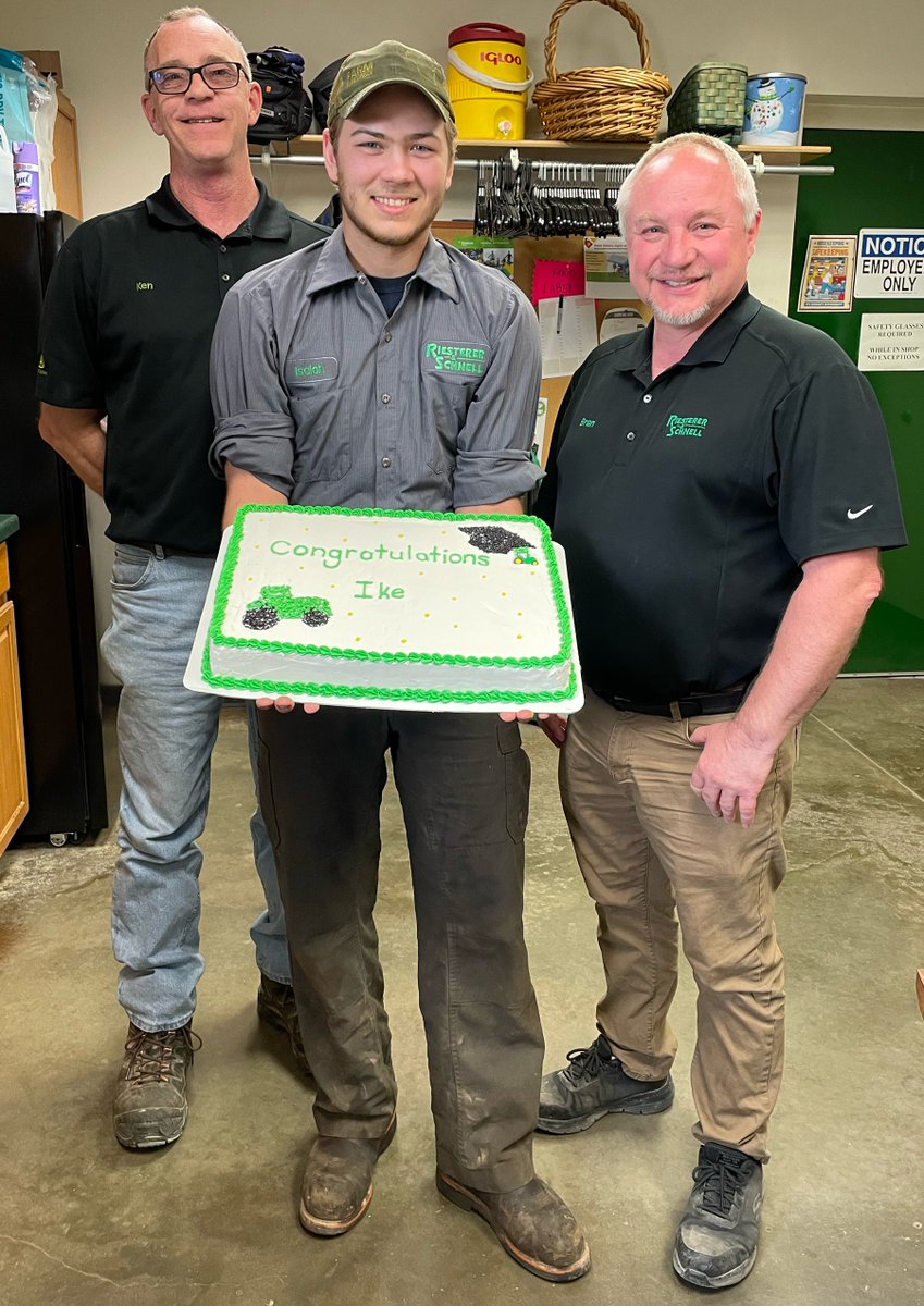 randsJD's tweet photo. 🎓 Hats off to Isaiah in Westfield! Isaiah just finished his degree in Ag Power from Madison Area Technical College through our Ag Technician Program and has landed a full-time position with Riesterer &amp; Schnell! #JohnDeere #RandS #Graduate #Westfield https://t.co/KDGh6nRk6A