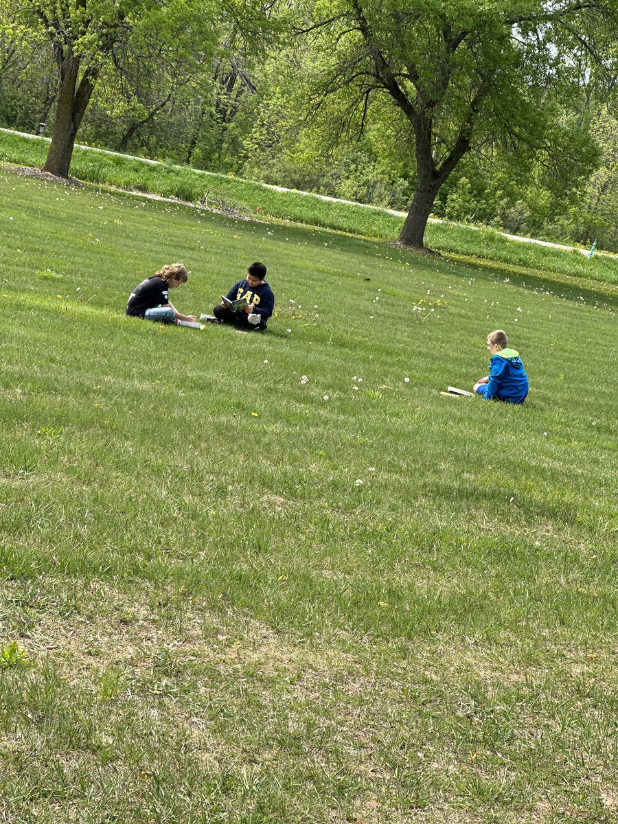 “O”pen a book “O”utside and read! Beautiful day for it! <a href="/PCSD_FV/">Fairview Elementary</a> #RaiderStrong