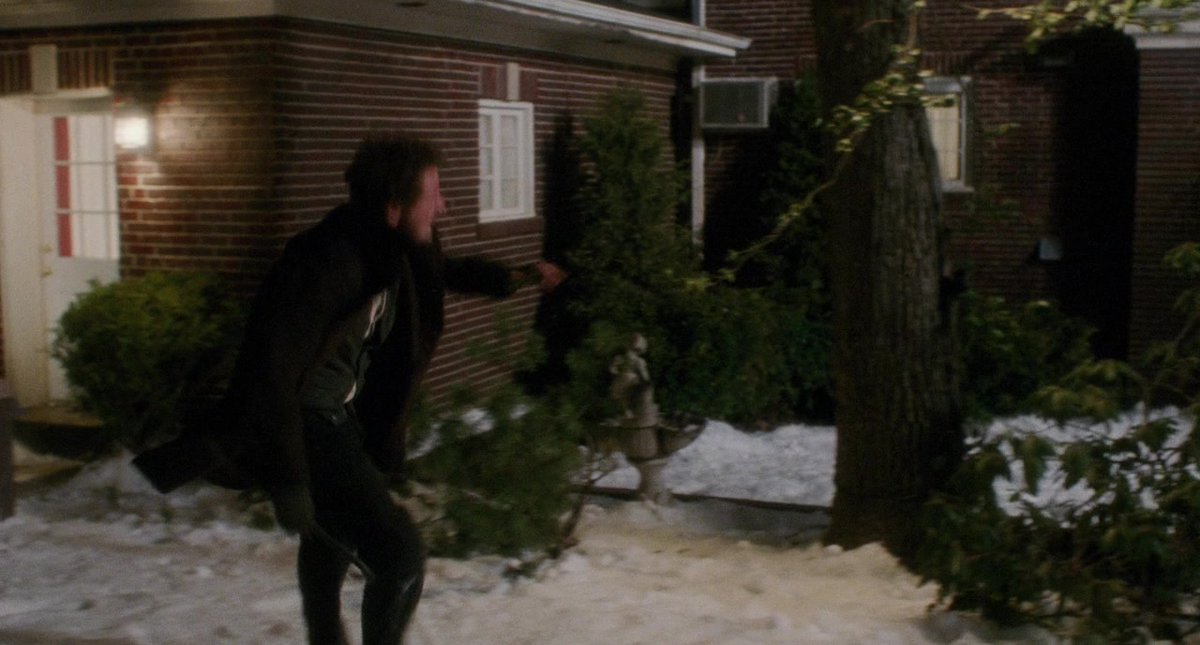 HomeAloneFrames's tweet photo. Home Alone by John Hughes - frames 118917 to 118920 of 148019.

 #homealone #homealoneframes https://t.co/vp1aEu9lQz