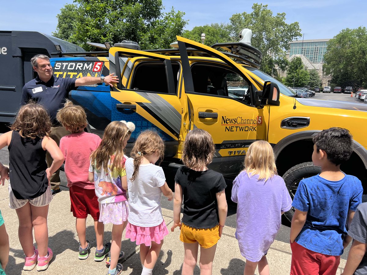 University School of Nashville (@usn_pds) on Twitter photo #USNClassof2035 welcomed @nc5's <a href="/HenryRothenberg/">Henry Rothenberg</a> to kick off the last week of school.
Thanks for teaching them all about weather βοΈπ§οΈβ‘ #USNClassof2035 welcomed @nc5's <a href="/HenryRothenberg/">Henry Rothenberg</a> to kick off the last week of school.
Thanks for teaching them all about weather βοΈπ§οΈβ‘