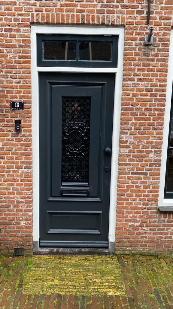 Medemblik is mooier geworden met deze <a href="/Albo/">Albo draws lewds 🔞🏳️‍🌈</a> Deuren geisoleerde voordeur. In deze deur zit een <a href="/HMB_nu/">HMB</a> meerpuntsluiting en veiligheid beslag uitgevoerd in zwart. Voor informatie om ook zo een mooie sieraad in u gevel te krijgen mail dan naar @Mastermate Ruvo   ruvo@mastermate.nl.