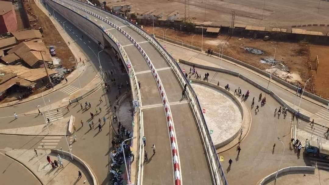 bernard_goumou's tweet photo. Tout au long de l’histoire de la Guinée,notre vaillant peuple a prouvé sa grandeur et sa résilience face aux défis internes et externes.
Nous avons le devoir d’assumer et de perpétuer notre souveraineté nationale en dotant le pays d’infrastructures de développement. #pourlaguinee https://t.co/ARxWsR0arE