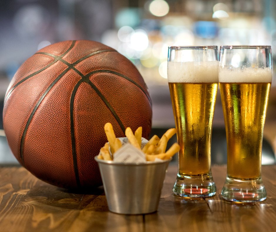 Another Monday, another reason to come hang out! Start your week off right with some dinner, a drink, good music, watch a game, and some indoor or outdoor activities! See you soon 😀🍻🍔🏓🎱🎯

#DaleZ #milwaukee #specials #happyhour #music #pickleball #drinks #pooltables #barfood