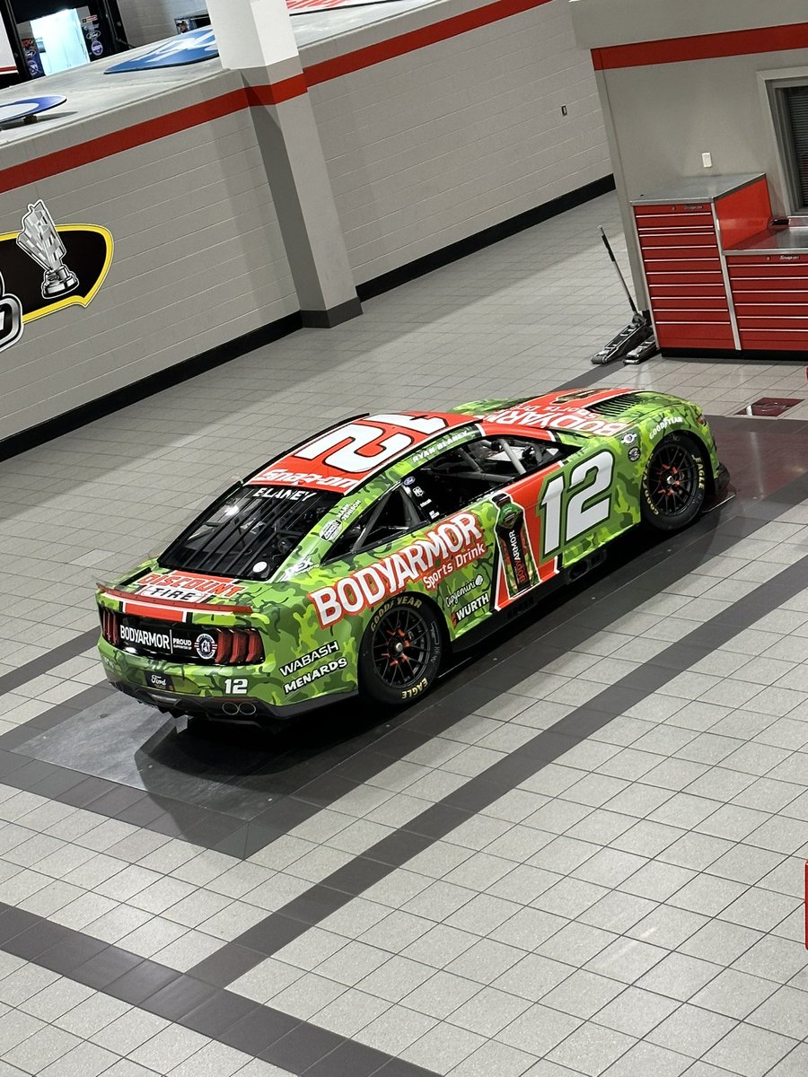 ebworswick's tweet photo. Got to visit @Team_Penske today and got to see this beast roll out. Killer car @Blaney 🔥 https://t.co/hmQHnvT3tD