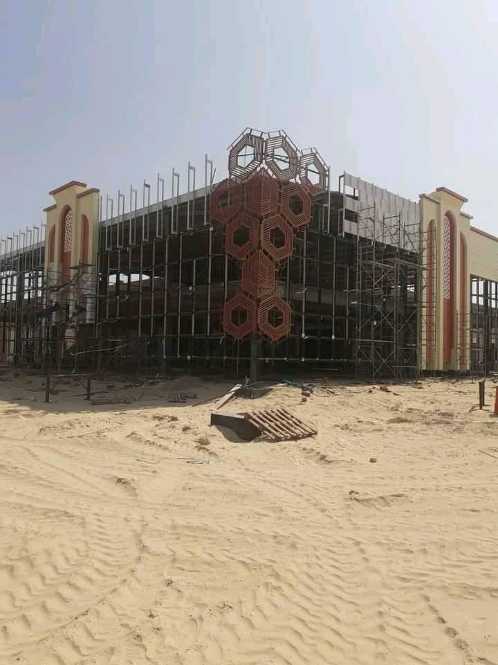 Algeria3New's tweet photo. EL OUED |

A commercial space is under construction in the southern region, confirming President Tebboune's project to give more possibilities for several points of activity in the south.

Already 2 shopping centers were opened last year in the southern region &amp; here is the 3rd ! https://t.co/6jXMFNbjvE