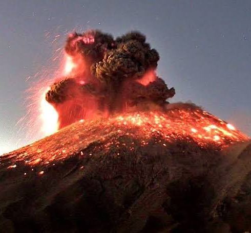 LuisValLe_A's tweet photo. El Popocatépetl:
      
Ya, equis, me vale…. ¿¡Pero sabes qué es lo que más me encabrona!? https://t.co/OB2BnmOY8s