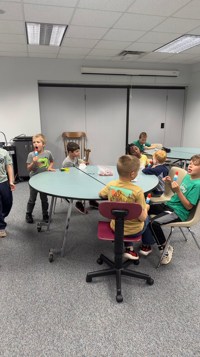 TaboneClassroom's tweet photo. We joined Mrs. Atwater’s class for a Memorial Day coloring activity. Mrs. Atwater, Mrs. Roberto, and Mrs. Pask surprised us with a special popsicle treat at the end! #barkercsd https://t.co/VOx5HPgMQN