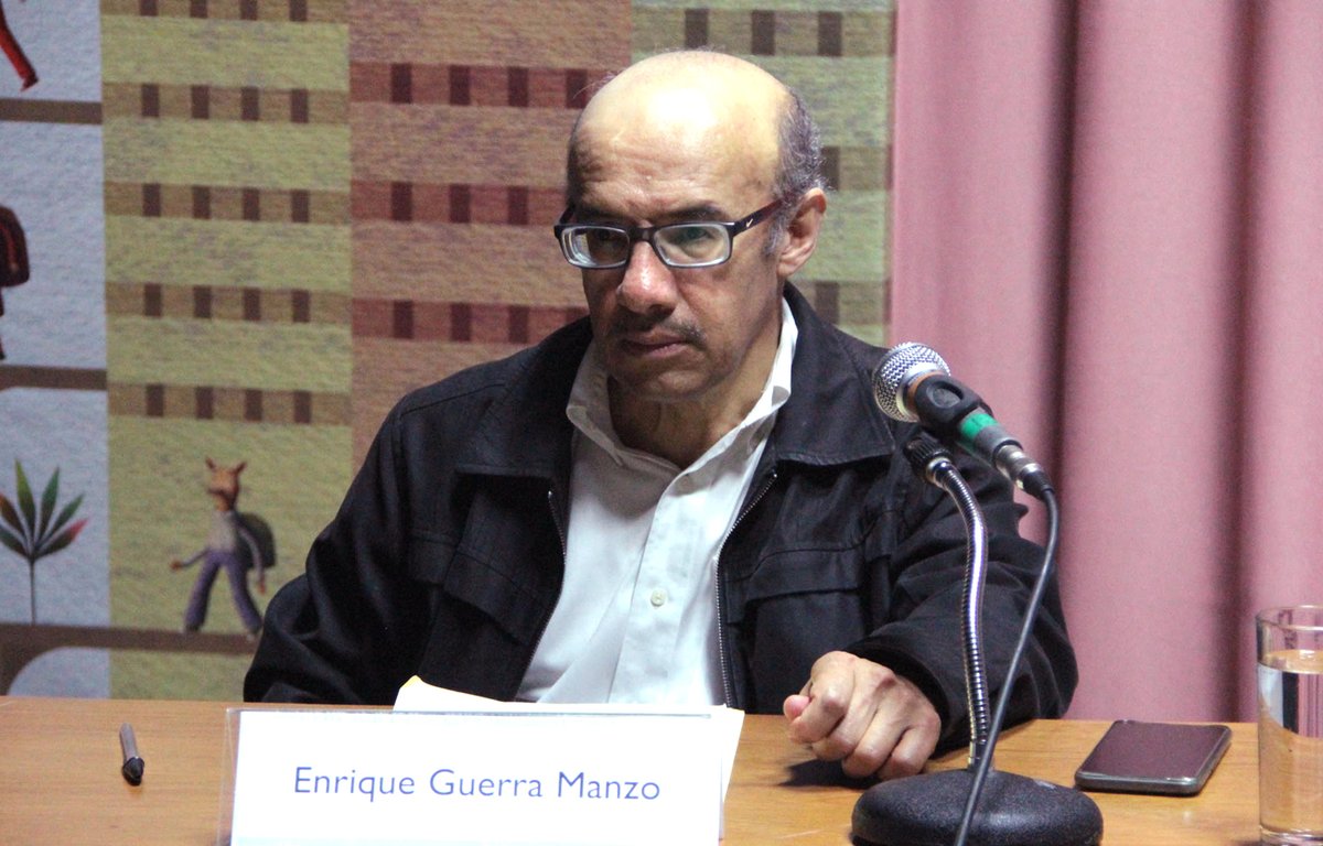 egreteauv's tweet photo. ComunicacionUV: #LoLeíEnUniverso
La violencia debe atenderse de manera multifactorial, así lo comentó Enrique Guerra, investigador de @elcolmex, quien presentó en la #FILU2023 su libro Territorios violentos en México: el caso de Tierra Caliente, Michoacá… https://t.co/MehGu2kNwS