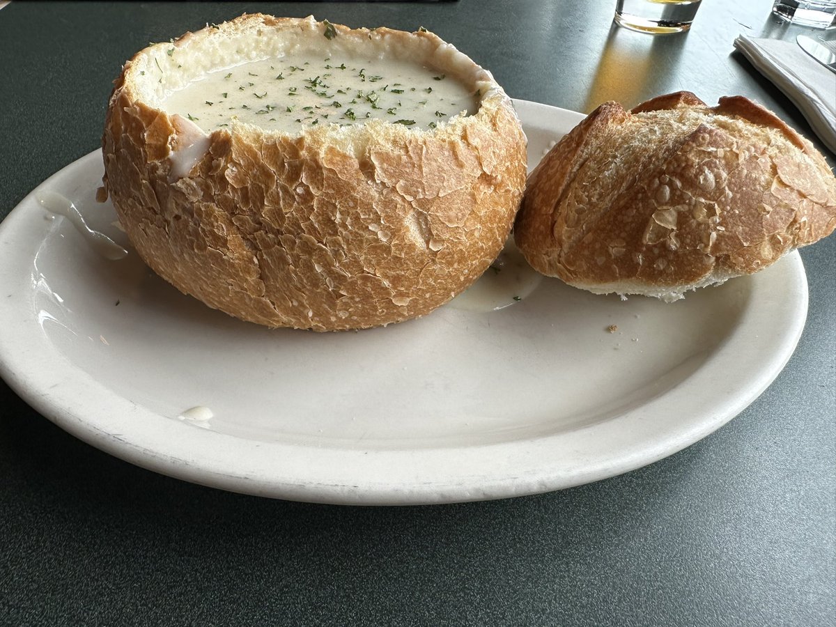 danardelean's tweet image. The sun is out in Seattle warming up everything for #MSBuild #goodweather #goodfood #GoodVibes #awesomecontent #oldfriends #newfriends the recipe for a perfect event