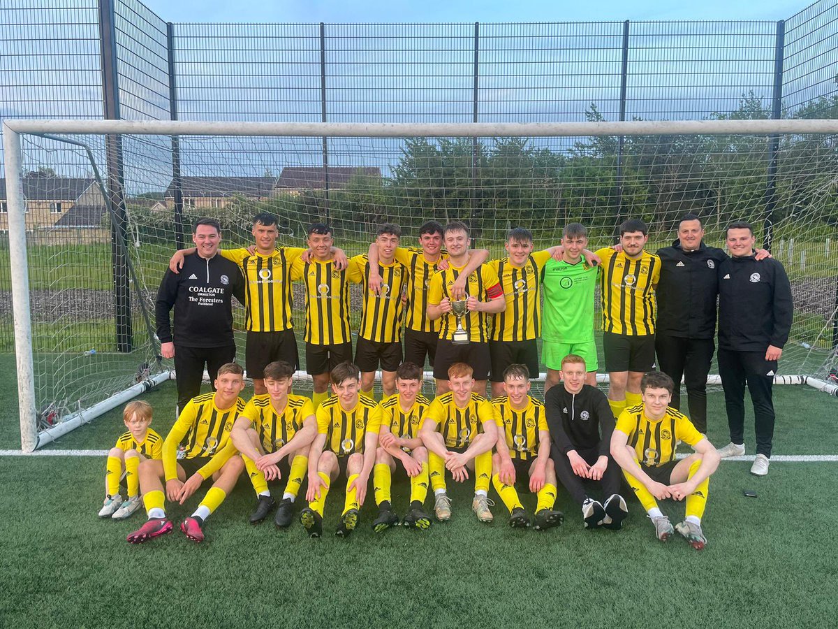 HutchisonVale20's tweet photo. 🐝 FT - LTHV 4-0 St Andrews Utd 🐝

🏆🏆🏆 CHAMPIONS! 🏆🏆🏆

⚽️⚽️ Ryan Findlay
⚽️ Owen Walton
⚽️ Georgie Jackson

Tonight’s result sees us as confirmed as @OfficialSLDFL Conference B champions! Alexa play Murder on the Dancefloor 🕺🏻🕺🏻🕺🏻 https://t.co/vIfRmVMKtq