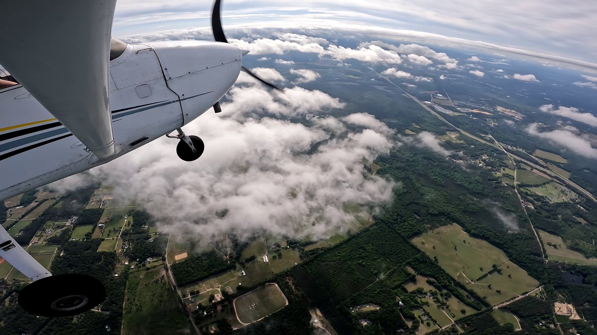 Nothing like beep bopping around the clouds with @NikDarkfox 😊

#FlightDeckMonday