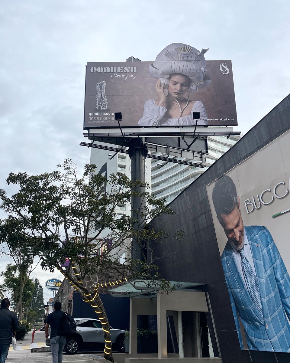 Induvallas's tweet photo. El #OOH es una herramienta poderosa para que el sector inmobiliario llegue a sus clientes potenciales.🗣️

Utilizando distintos artes en cada ubicación, Uribe Schwarzkopf logra transmitir la esencia de su proyecto a su audiencia☁️

#marketing #inmobiliaria #publicidad https://t.co/qVhIiiiJrB