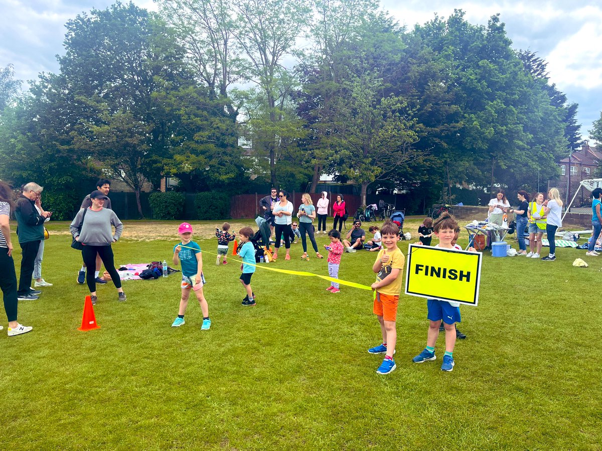 So much fun at our PTA Fun Run on Sunday . Congrats to the staff runners & welcome to our new Head of Academy Ms Liddicoat 🎉