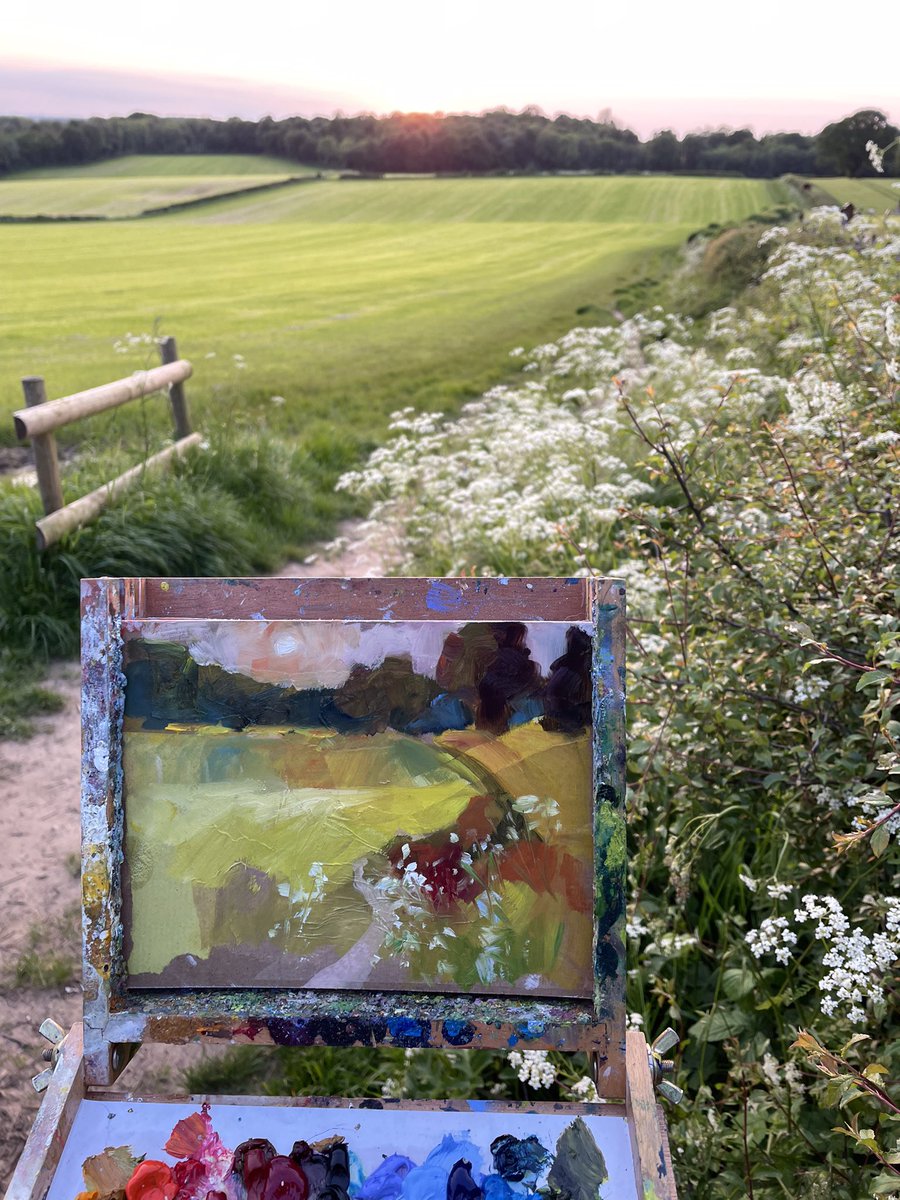 julsart's tweet photo. Paint the sunset colours #oilpainting #sketch #sunset #dogwalk #chilternhills https://t.co/nylR46mml5