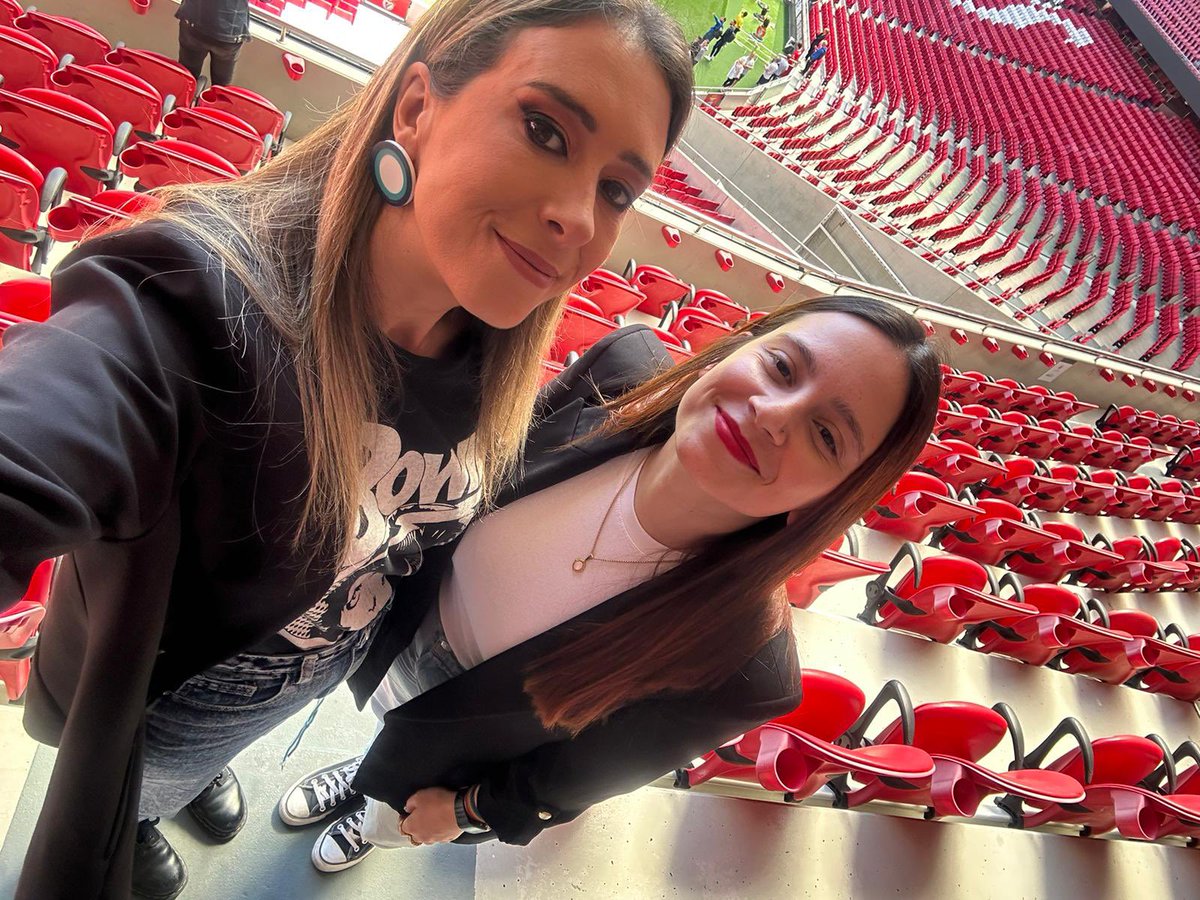 AnaMoreira's tweet photo. Parabens sócia 😂 @mariaescaja https://t.co/Qp3lndpr6p