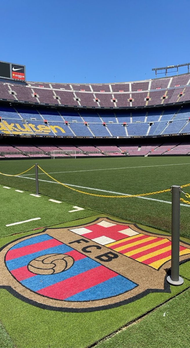 🏟️💙❤️ Ce dimanche c'est une page qui va se tourner. En effet, le FC Barcelone jouera son dernier match dans l'enceinte mythique qu'est le Camp Nou avant qu'il soit entièrement rénové. 

Ce stade aura connu tellement de moments mémorables, d'émotions, de soirées inoubliables et