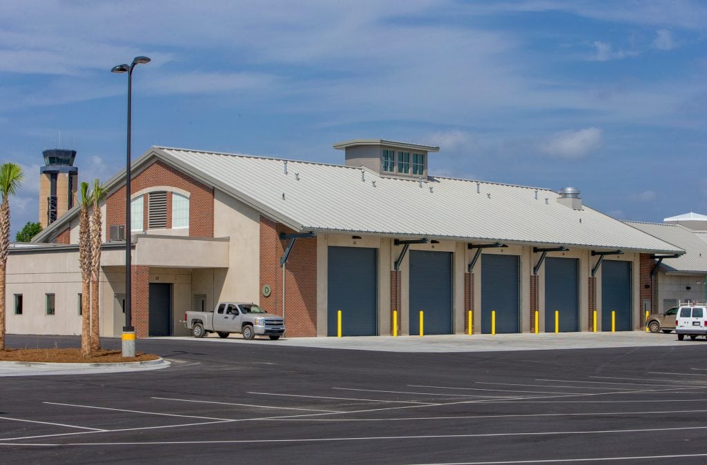 thomasandhutton's tweet photo. T&H celebrates #NationalPublicWorksWeek with @APWATWEETS kicking things off with #THProject, the @NorthCharleston Public Works Facility. The 52-acre complex is a redeveloped Air Force housing and now serves as the central hub for the City's #PublicWorks. #NPWW @SCarAPWA https://t.co/UocLXob6wc