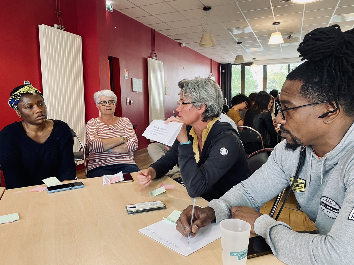 P_Collectif's tweet photo. Une belle plénière ce soir, constructive et conviviale !
❓Que pensez-vous de la ville ? Quelles évolutions positives, négatives, à renforcer ? Les questions-bilan des 1001 portes… à cogiter tous ensemble !
🙋‍♀️🙋‍♂️ Autant de réponses que de participants : nous étions plus de 50 ! https://t.co/RXKU1ceQJG