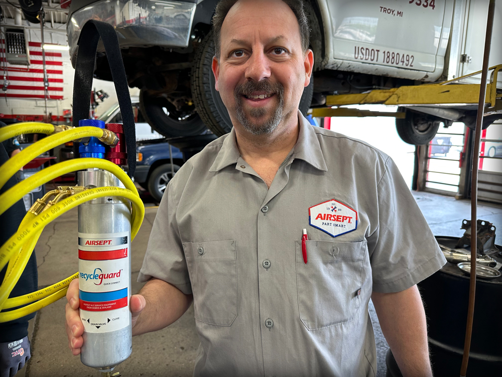 AirSept's tweet image. Caught up @BillNalu at @InterstateAutoCare in Madison Heights, MI. The Recycle Guard shipped in 2017 still going strong, protecting their A/C equipment by removing sealant and contaminants before it reaches the RRR machine, preventing downtime and profits! 
#AutoAC #ACequipment