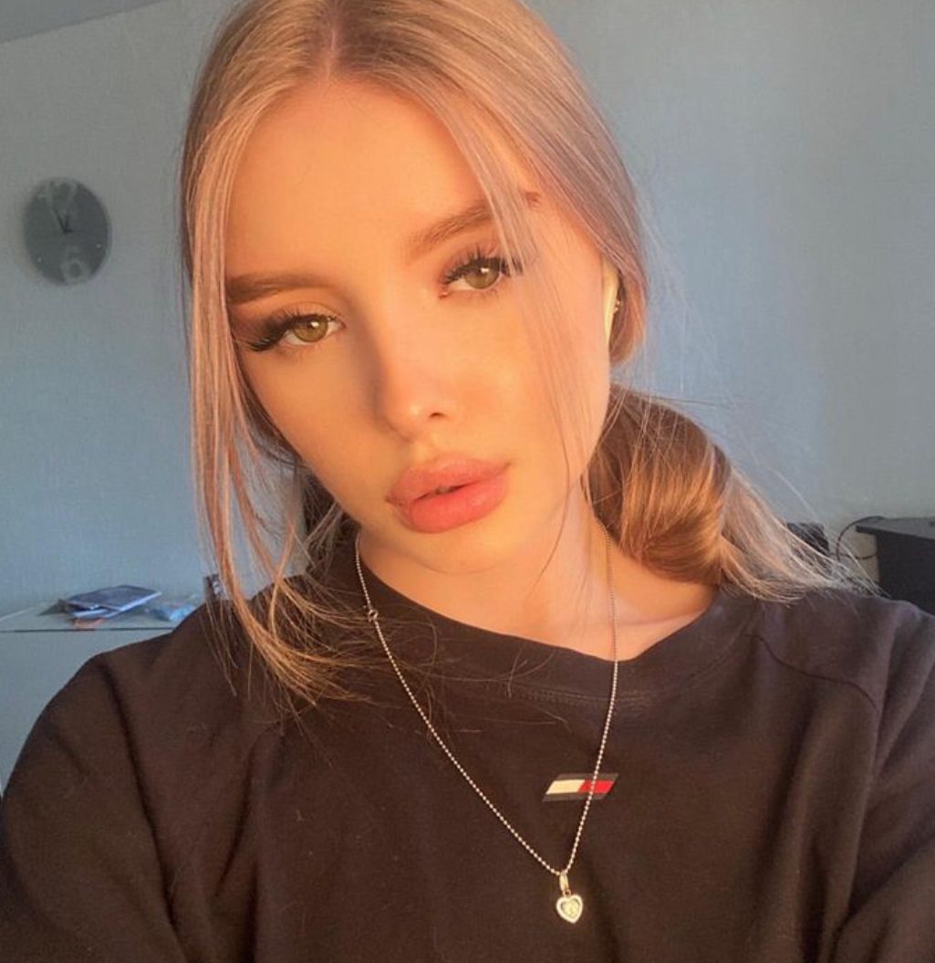 Lydia7693130196's tweet photo. Check out Myriaolivia98's video! #TikTok https://t.co/hRHsXnD9XC https://t.co/OScucDrEbK