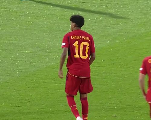Barça Universal on Twitter: "Lamine Yamal at the European U17