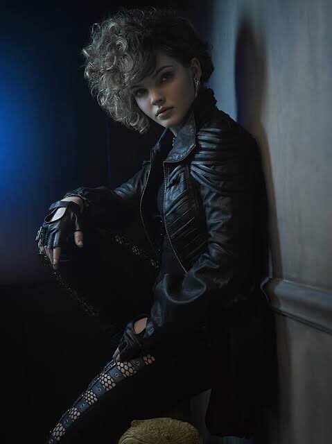 Happy Birthday Camren Bicondova               