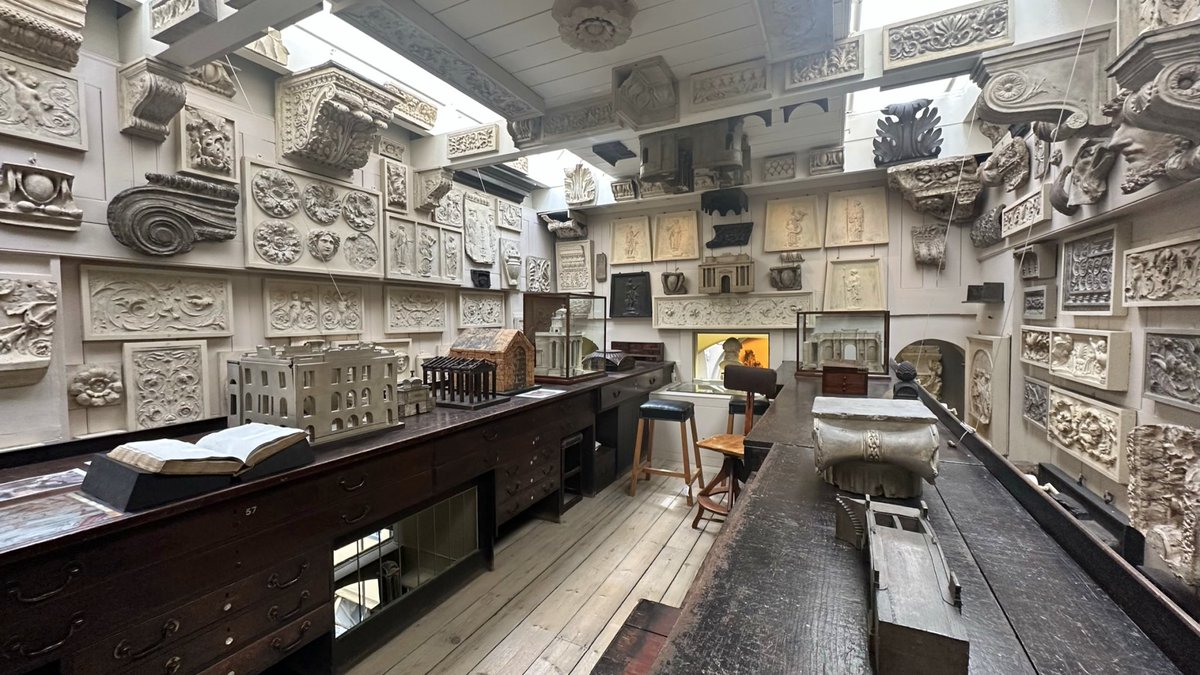 After much renovation and preservation, the Drawing Office at the @SoaneMuseum in #holborn has opened to small, booked groups. A sight to behold. See the 360 Virtual Tours: bryan-jones.com/sir-john-soane… Great to bump into @ianvisits