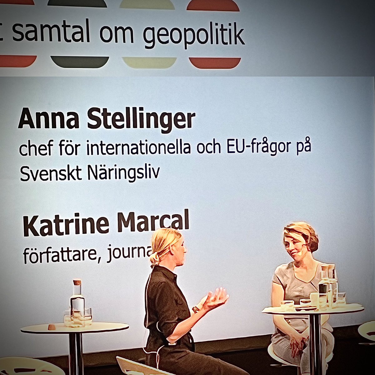 Roligt att bjudas in till #geopolitiskt samtal med.@kielosmarcal idag på Fonddagen -som samlade 300 personer i Stockholm.
I fokus: hur jag ser på globala utmaningar, #Indien, #Kina, USA:s #IRA, på globaliseringen mm. Och såklart vad allt detta betyder för #EU och företagen.