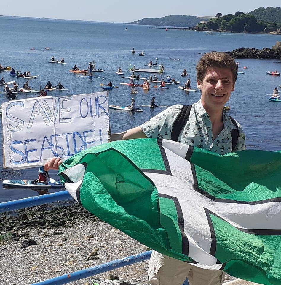 frankie_rufolo's tweet photo. Supporting @sascampaigns at their #PaddleOutProtest in Plymouth the other day. South West Water need to clean up their act and Devon's tourism industry can't take this pollution! https://t.co/dbYx2oQdiP