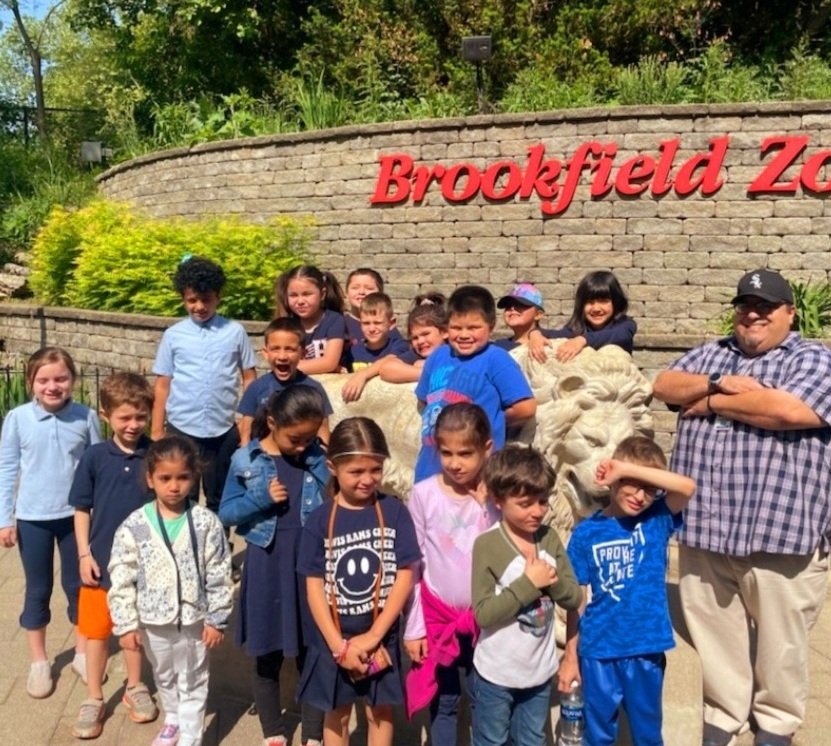 MikeShizas's tweet photo. First grade had a roaring time at the Brookfield Zoo today!🦁😊 #MarvelousMaddock #Burbank111 @brookfield_zoo https://t.co/TuvPIAPwig