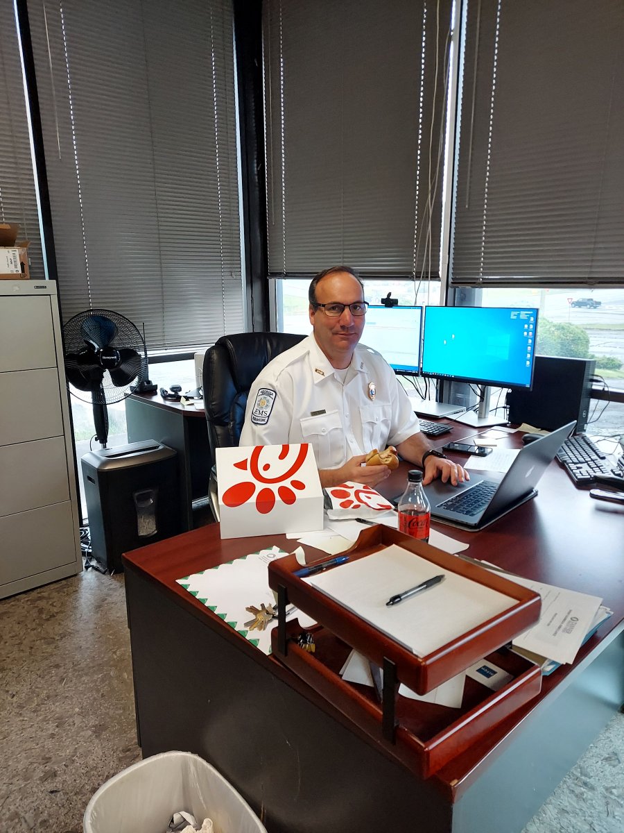 WestGaAmbulance's tweet image. Monday's treat for for National EMS Week included Chick-fil-A meals delivered to our EMS personnel. It's going to be a great week!

#EMSWeek2023 #WestGeorgiaAmbulance #TannerHealthSystem