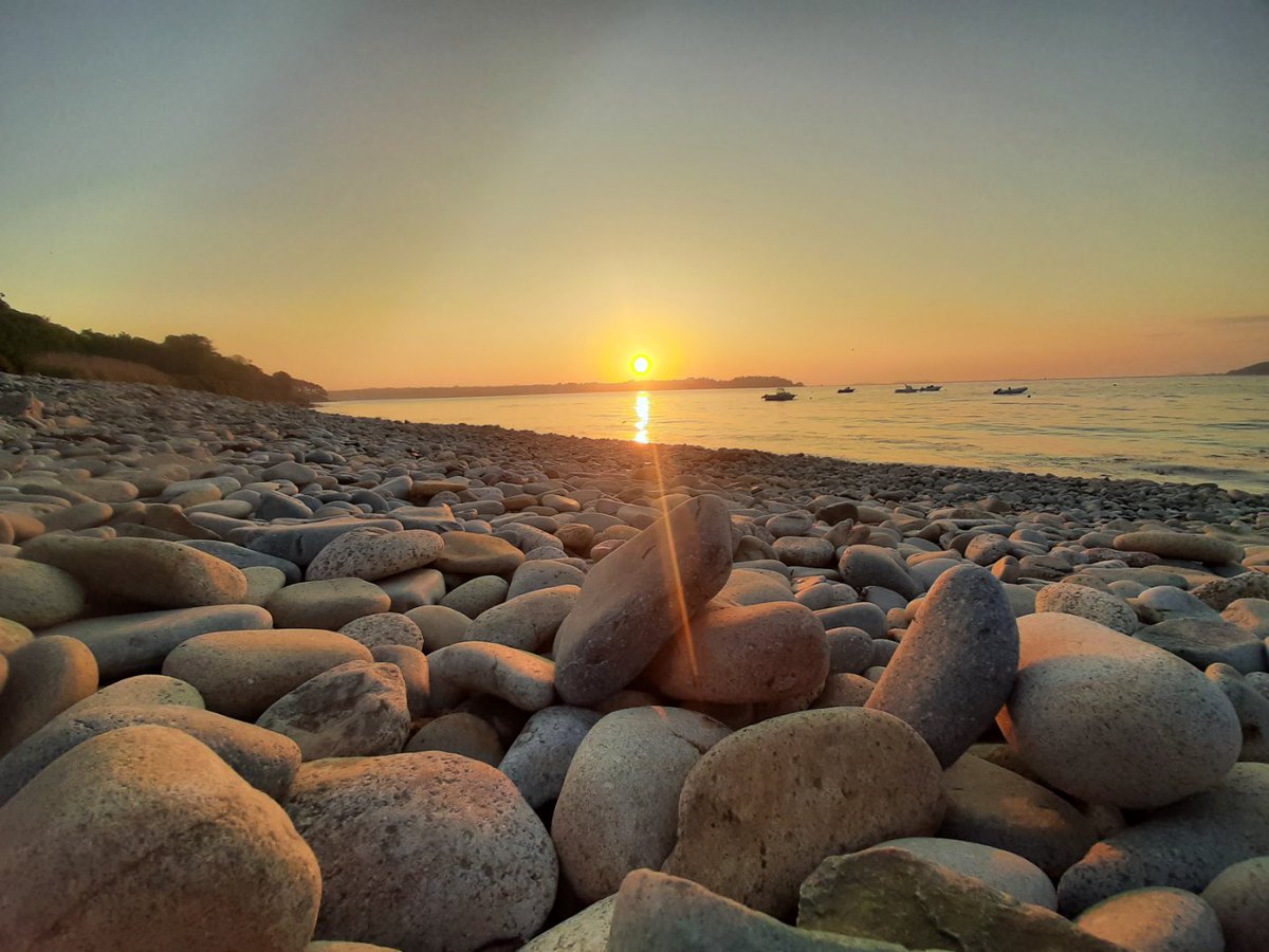 Douce fin de journée sur la @OTCGranitRose  <a href="/AggloLTC/">Agglo_LannionTregor</a>