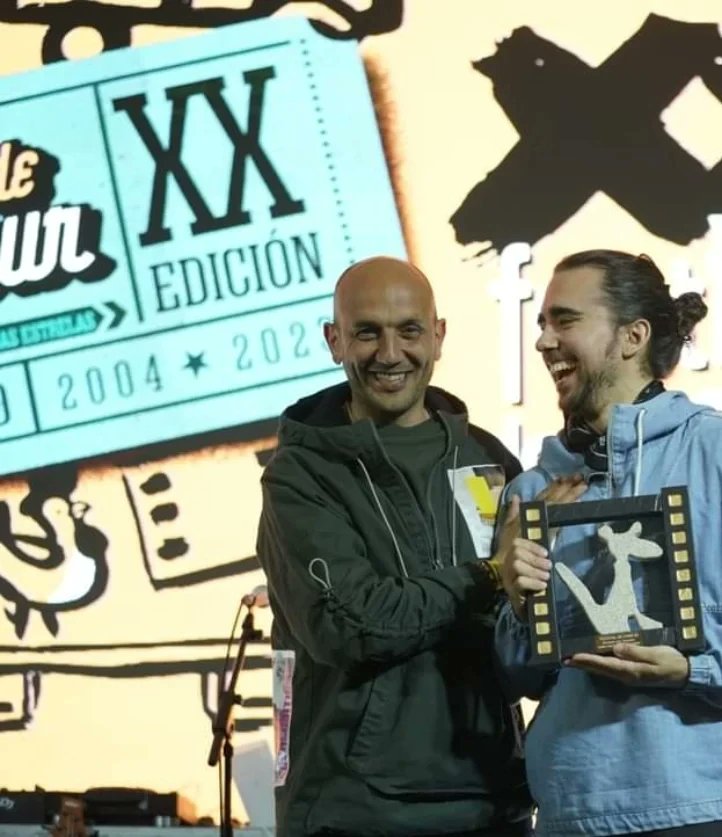 comareacast's tweet photo. Parabéns a nuestro querido #Tatán que acaba de recibir el Premio Somos AISGE Mejor Interpretación Masculina por #oCoidado de Miguel Canalejo en la XX @festivaldecans @aisge
Enhorabuena a todxs !!
#TalentoComarea #ComareaCast #Representante
#FestivalDeCans
📸#FernandoCarreira https://t.co/lCCfLAnOow