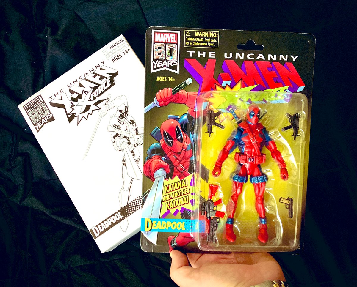 Got of work today and my wife surprised me with this new #Retro @Hasbro #MarvelLegends #Deadpool figure.

.Best. #MarvelMonday .Ever. 

Not only does it come in this pretty sketch cover box, but it’s *the perfect* update to the original 90’s #Toybiz figure!

I LOVE IT! HAPPY DAY!