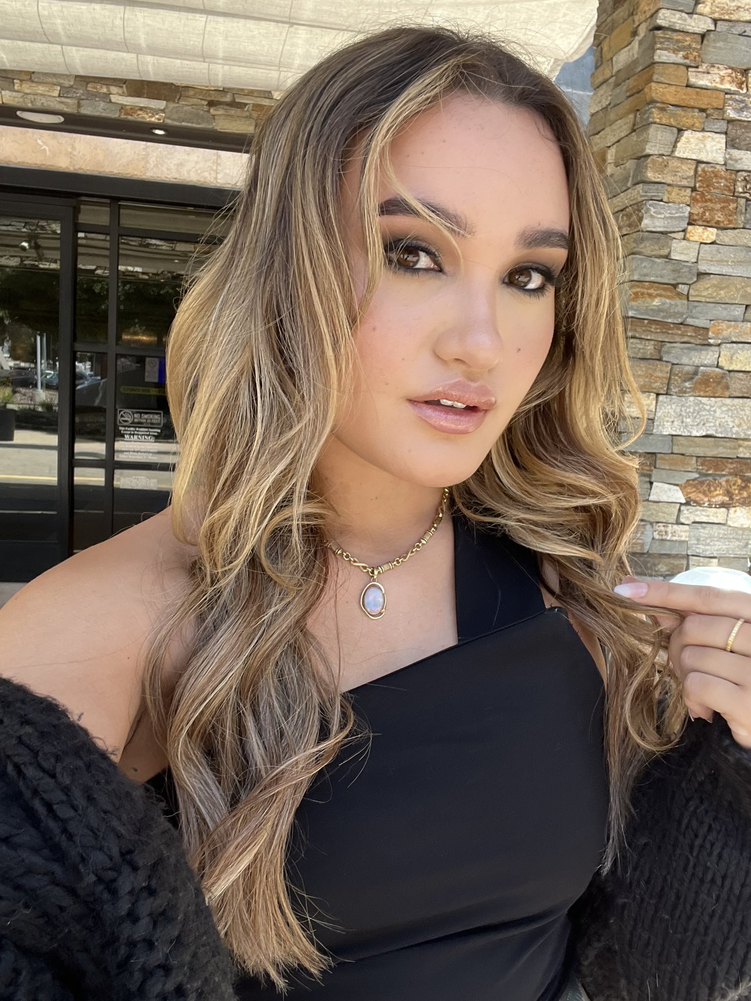 Get Ready With Me: Latinx Beauty - o5p8h66