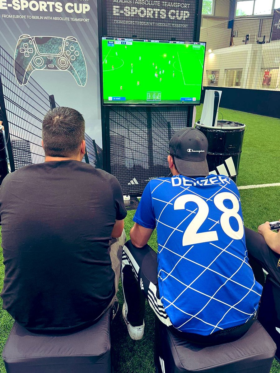 scsesport's tweet photo. Berlin Berlin wir fahren nach Berlin skandierten die SCS Anhänger und Spieler bis früh in die Morgenstunden hinein.

Montag den 15.05.23 fand das Qualifikationsturnier powered by adidas bei ATS in Kaiserslautern statt. https://t.co/MeJCxrBDha