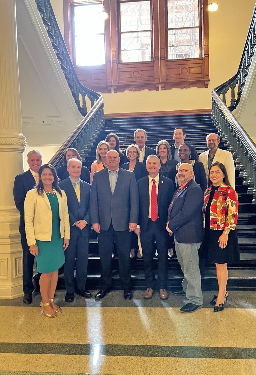 CyFairISD's tweet photo. CFISD superintendent recognized before Texas House | https://t.co/AmlgazMlig #CFISDspirit https://t.co/cDchiGzU2N